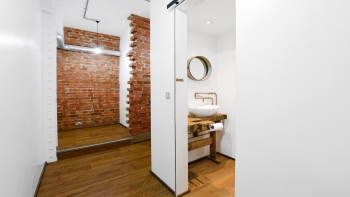 Photo Studio Hire London Luxury Warehouse Apartment Hallway Toilet