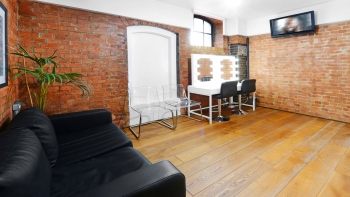 Warehouse - Exposed Brick Photo Studio Make Up Styling Room - London
