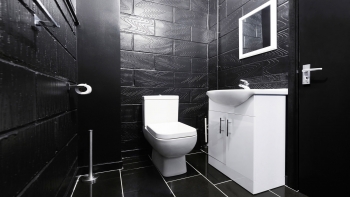 Video Studio Hire London - Toilet